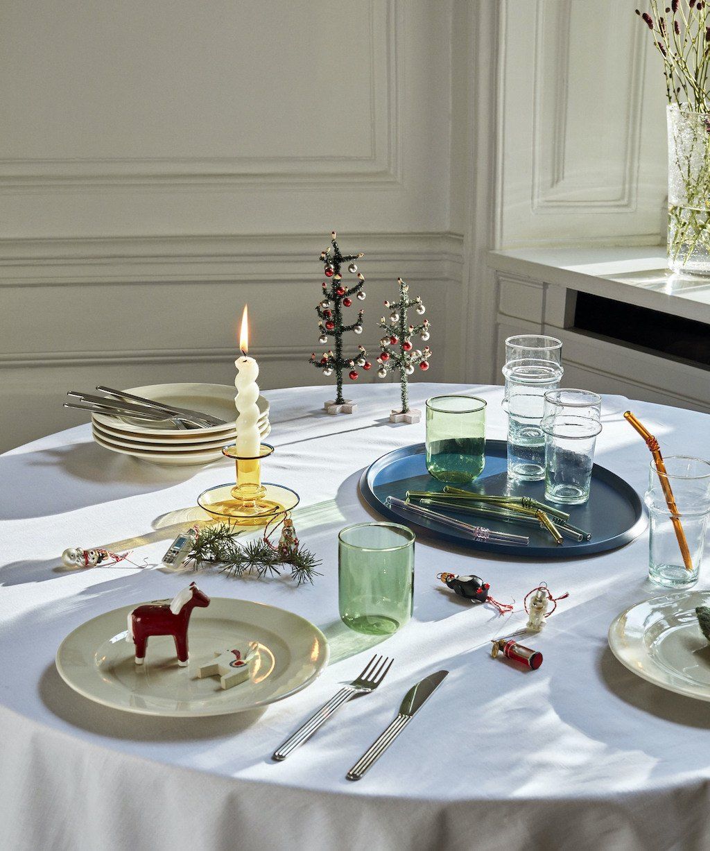 Playful Modern Table with Whimsical Decorations — Christmas Table Setting