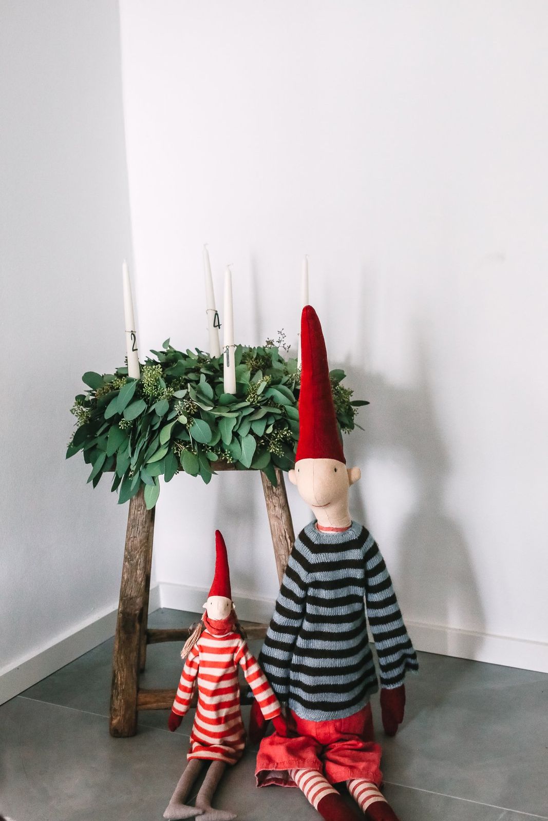 Rustic DIY Advent Wreath with Whimsical Gnomes — DIY Christmas Decor