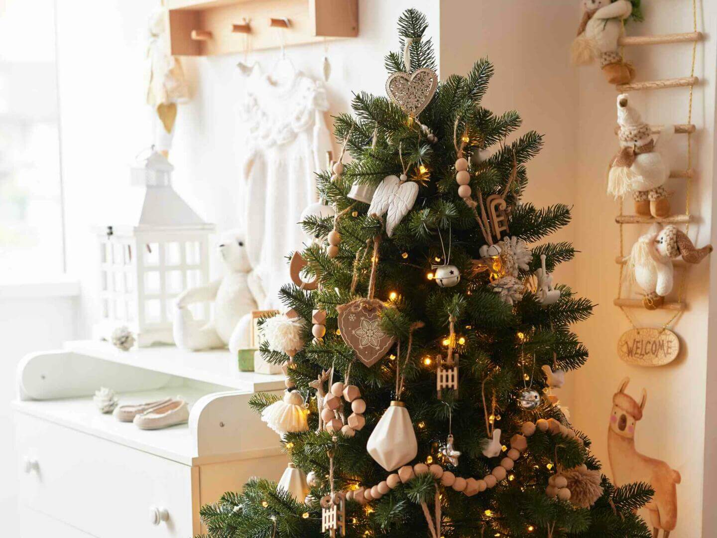 Child's Room Christmas Tree with Wooden Ornaments — Neutral Christmas Tree