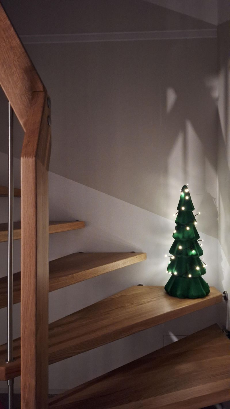 Modern Staircase with an Illuminated Mini Christmas Tree — Christmas Staircase Decor