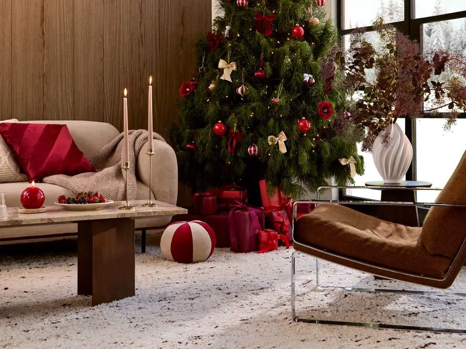 Gathering Space: Sectional Seating Around the Christmas Tree — Cozy Christmas Living Room