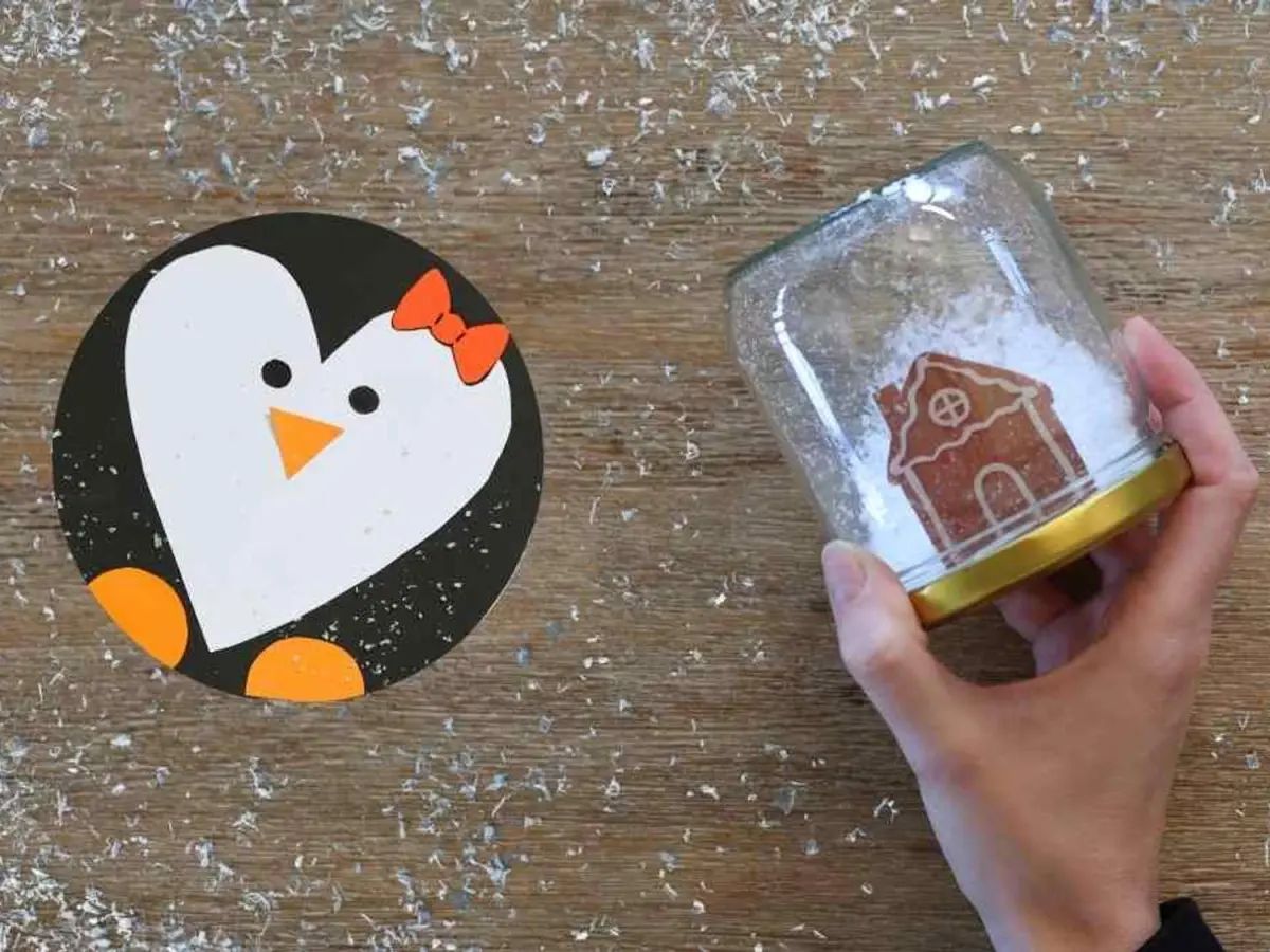 Display Whimsical Handmade Winter Crafts Display Whimsical Handmade Winter Crafts — Winter Home Decor