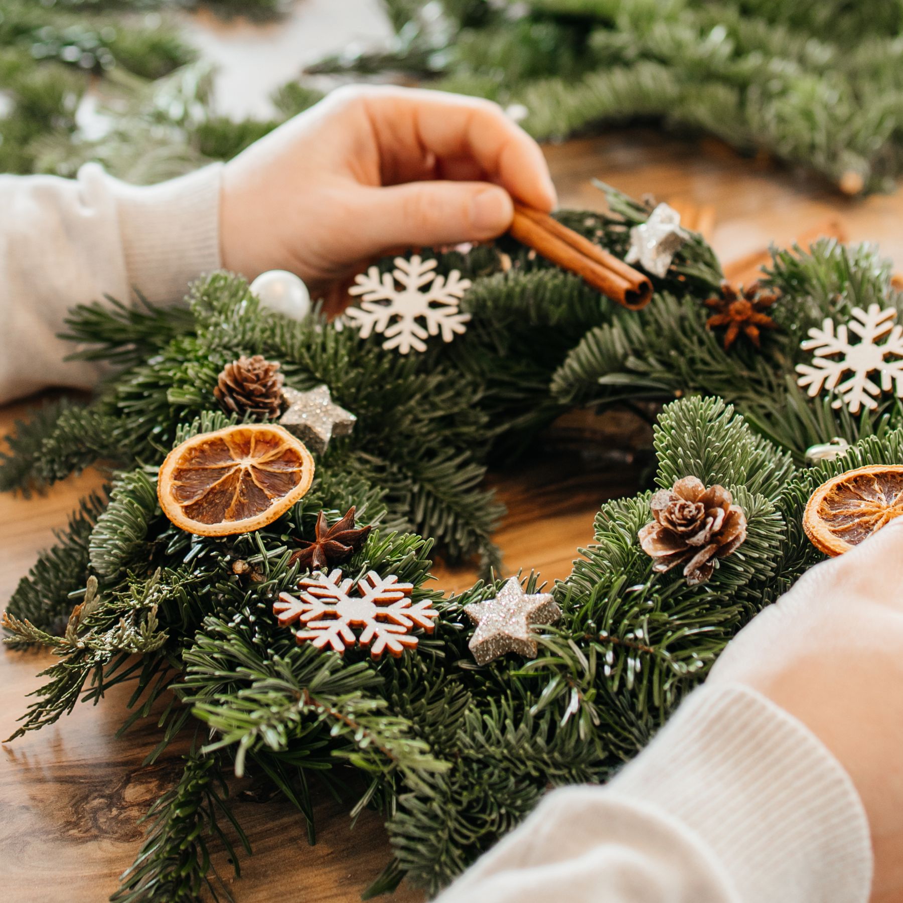 Handcrafted Christmas Wreath with Natural Elements — DIY Christmas Ornaments