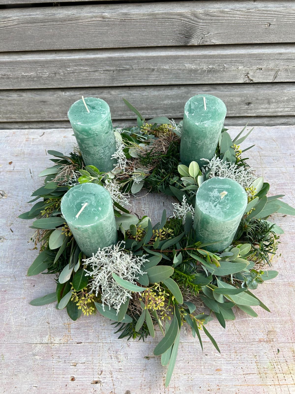 Rustic Advent Wreath with Eucalyptus and Moss Rustic Advent Wreath with Eucalyptus and Moss — DIY Christmas Wreath