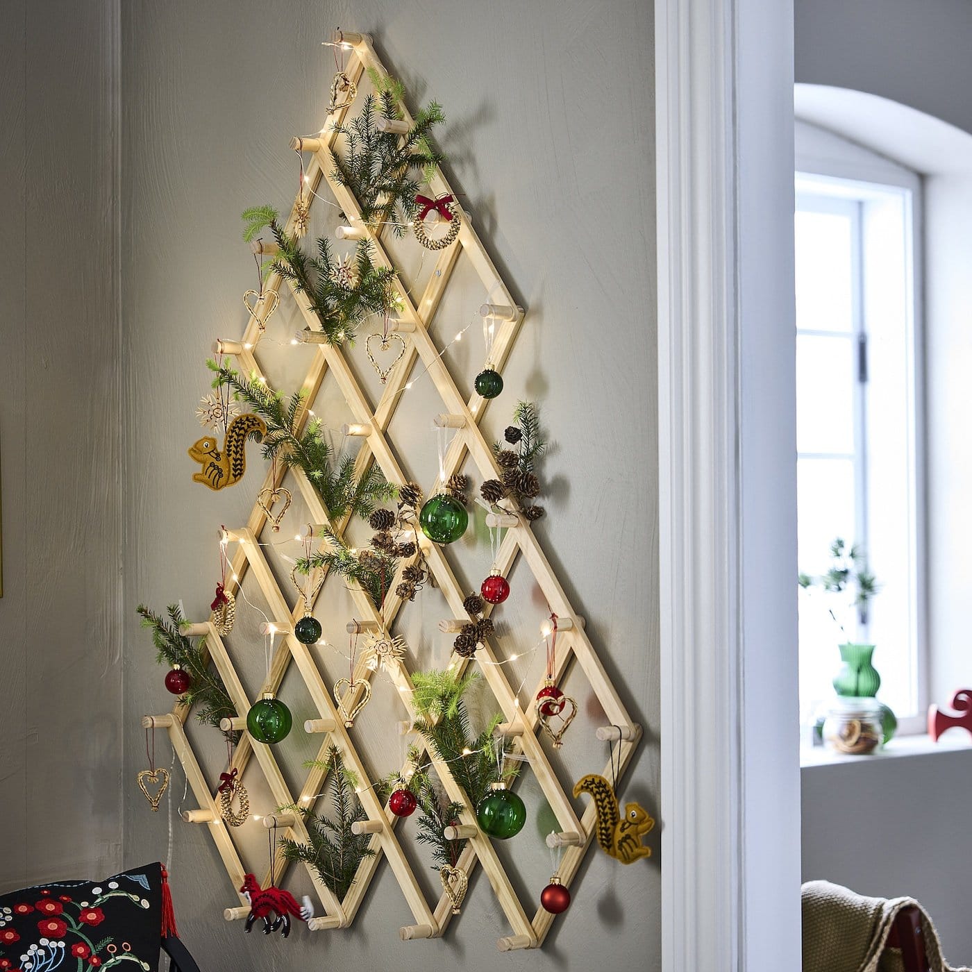 Diamond Lattice Wall Tree with Pine Branches — Christmas Wall Decor