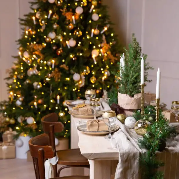 Festive Dining Room with Gold and White Tree — Christmas Tree Trends