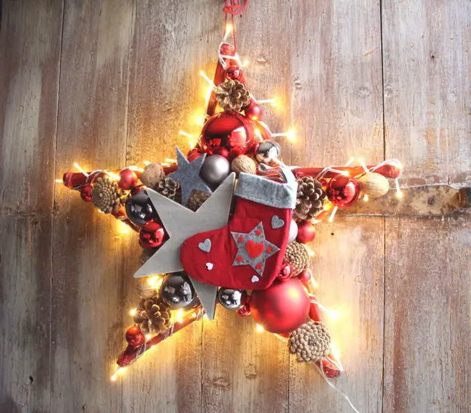 Rustic Star Wreath with Natural Elements and Lights — Handmade Christmas Ornaments