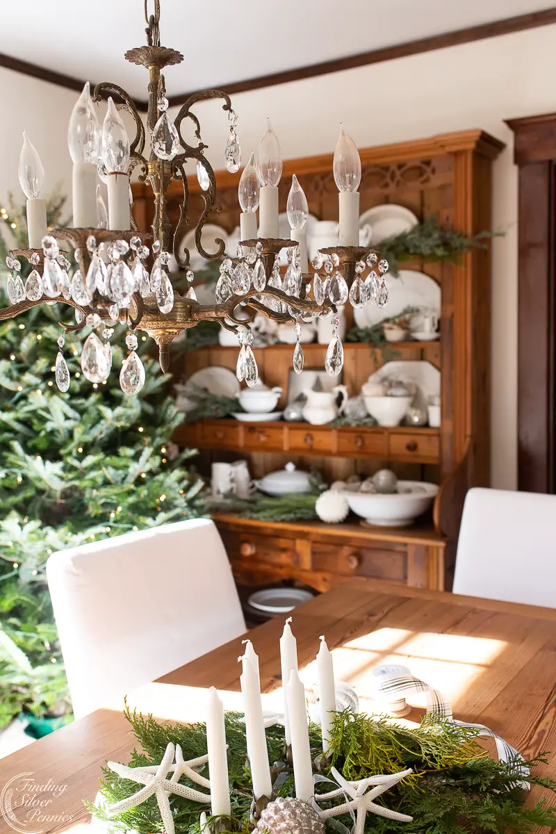 Coastal Christmas Dining Room Table Setting Coastal Christmas Dining Room Table Setting — Coastal Christmas Decor