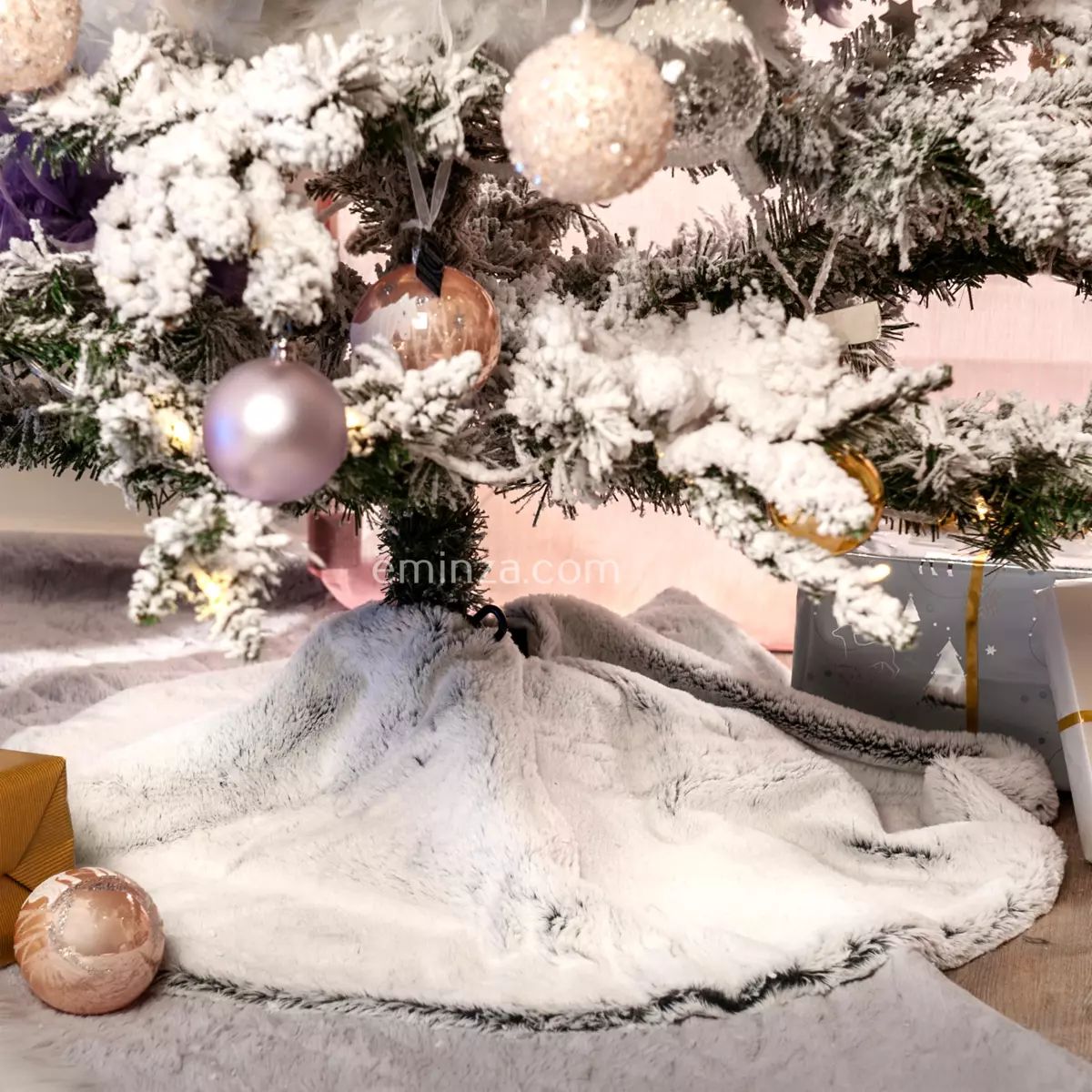 Luxurious Grey Faux Fur Skirt for Modern Elegance Luxurious Grey Faux Fur Skirt for Modern Elegance — Christmas Tree Skirt