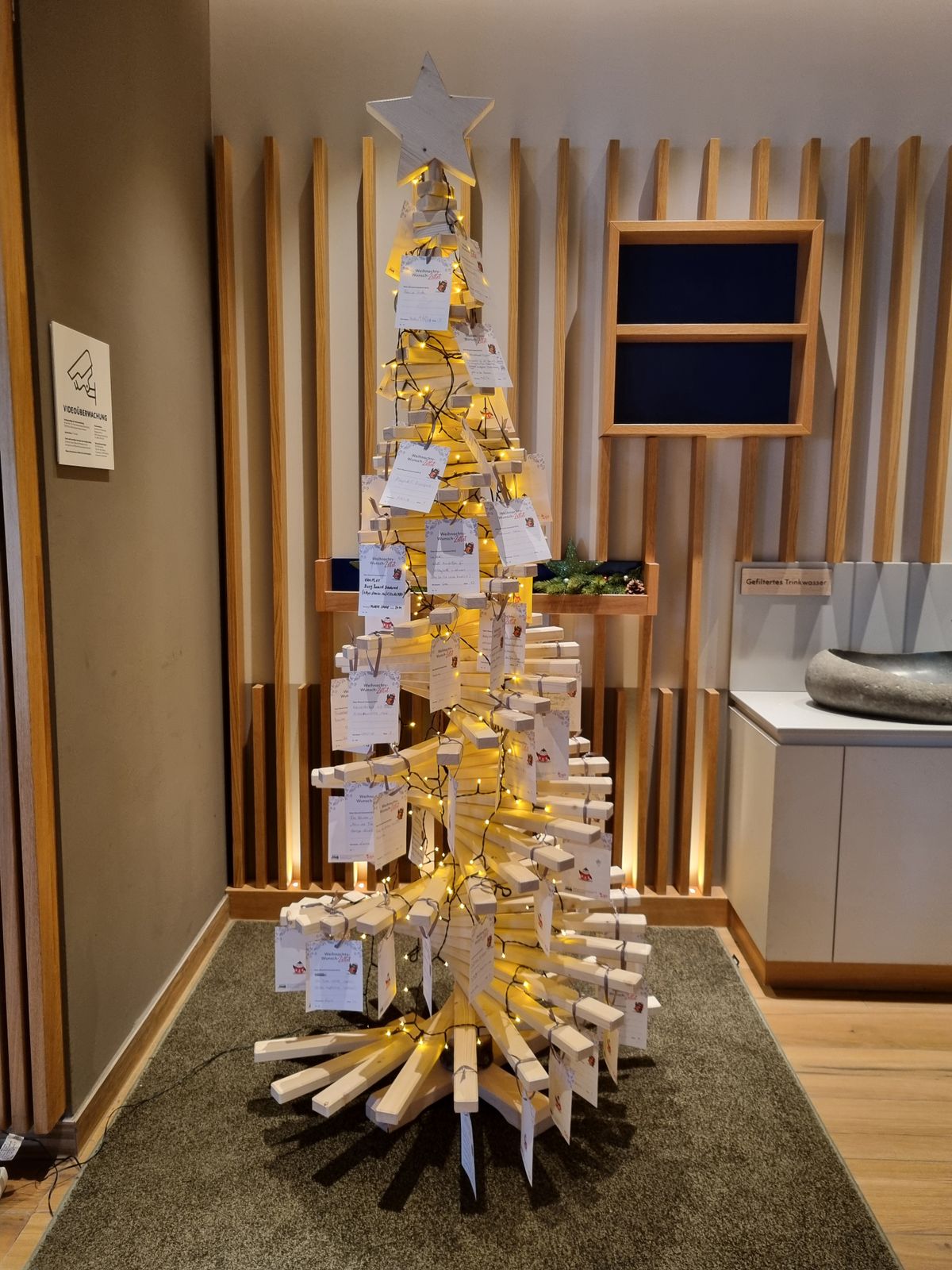 Modern Wooden Christmas Tree Structure with Wish Cards — Christmas Tree Themes