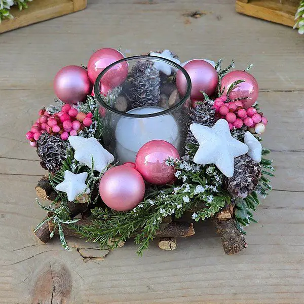 Charming Pink and White Christmas Centerpiece Charming Pink and White Christmas Centerpiece — Pink Christmas Decor