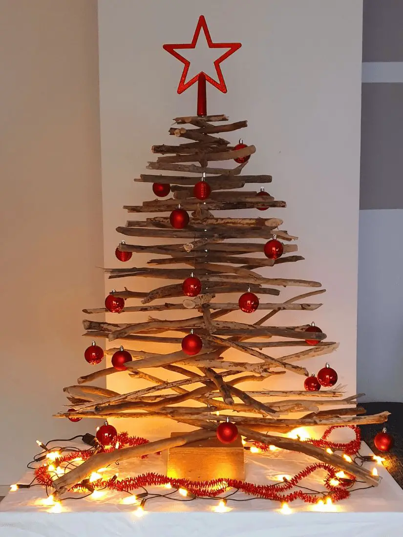 Driftwood Christmas Tree with Red Accents — Christmas Tree Decorating
