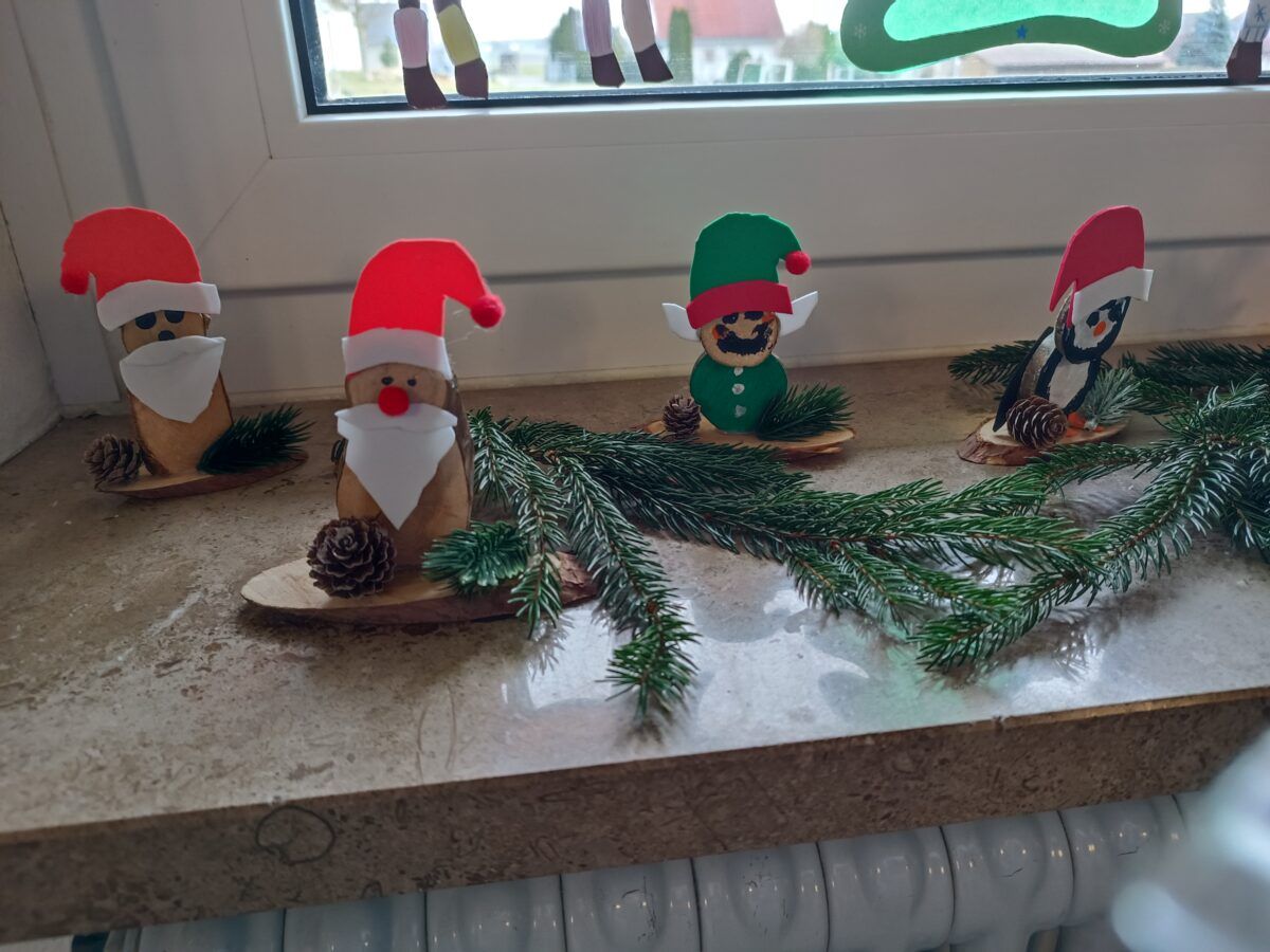 Charming Handmade Christmas Figures on a Window Sill Charming Handmade Christmas Figures on a Window Sill — Christmas Classroom Decor