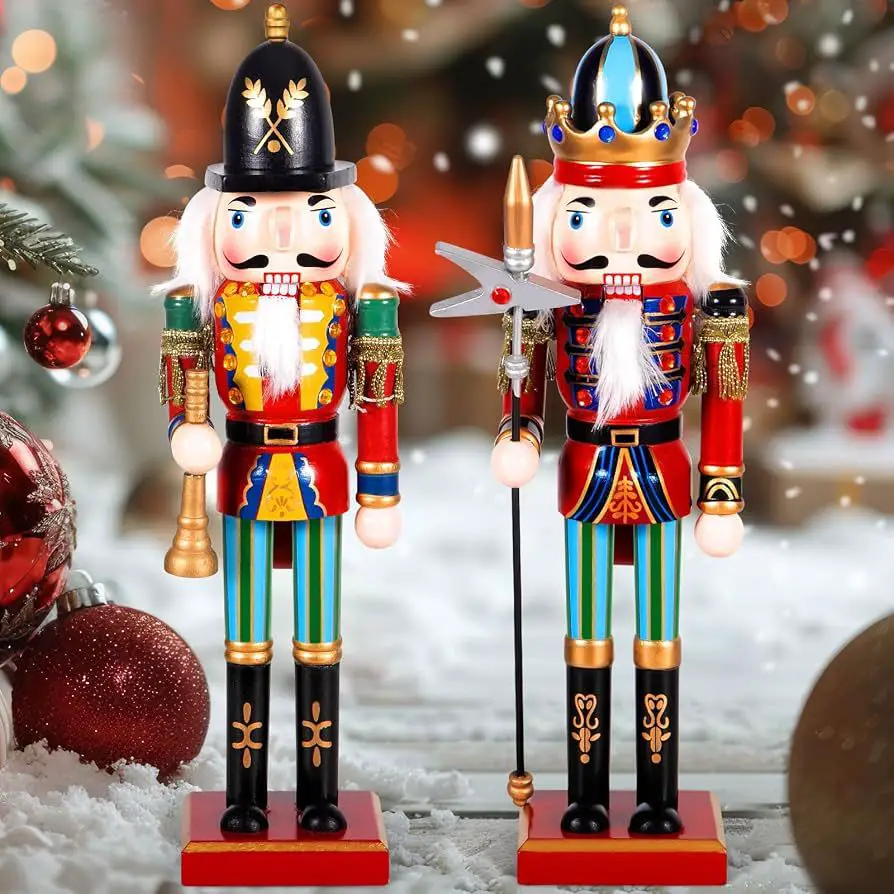 Traditional Nutcracker Soldiers with Ornate Uniforms — Nutcracker Display
