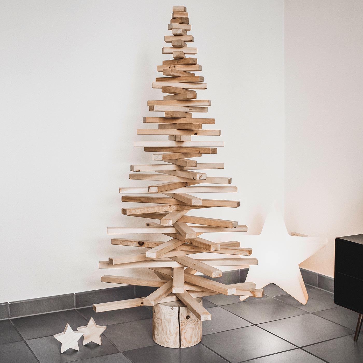Modern Geometric Wood Slat Tree — Alternative Christmas Trees