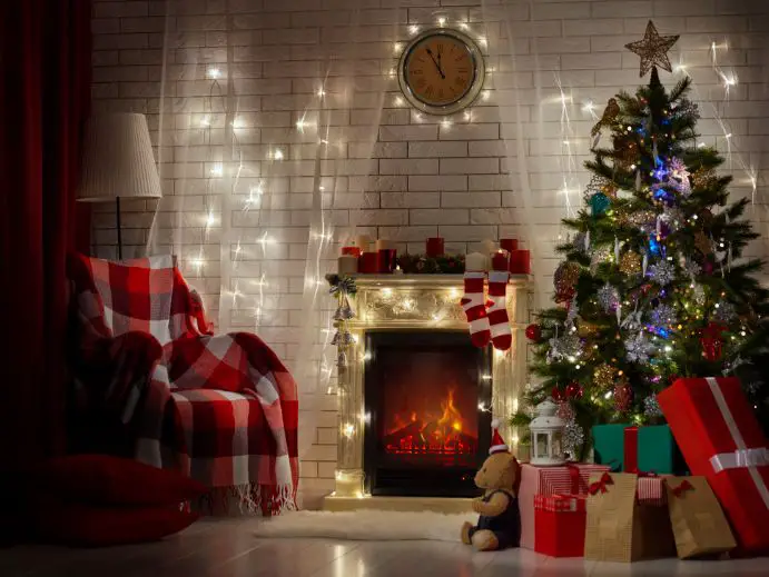 Living Room Modern Farmhouse Mantel Scale and Proportion Living Room Modern Farmhouse Mantel Scale and Proportion — Christmas Mantel Decor