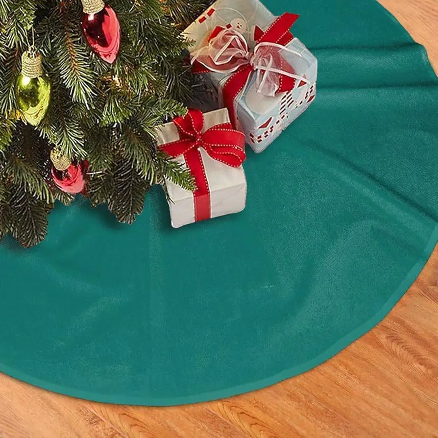 Solid Dark Green Skirt as a Rich Backdrop Solid Dark Green Skirt as a Rich Backdrop — Christmas Tree Skirt