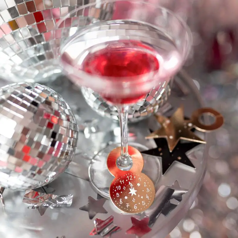 Glam Cocktail with Disco Balls and Star Confetti Glam Cocktail with Disco Balls and Star Confetti — New Years Eve Party Decor