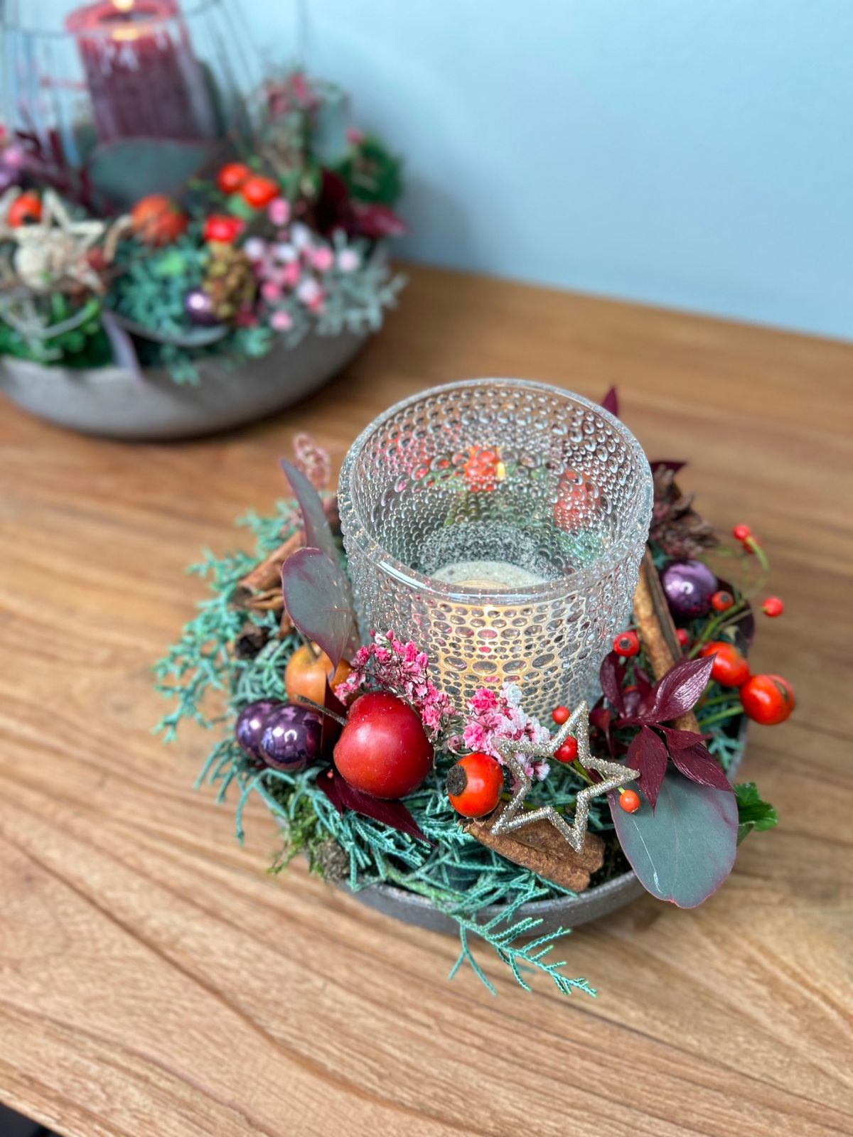 Festive Glass Hurricane Candle Centerpiece with Greenery and Berries — Christmas Candle Decor