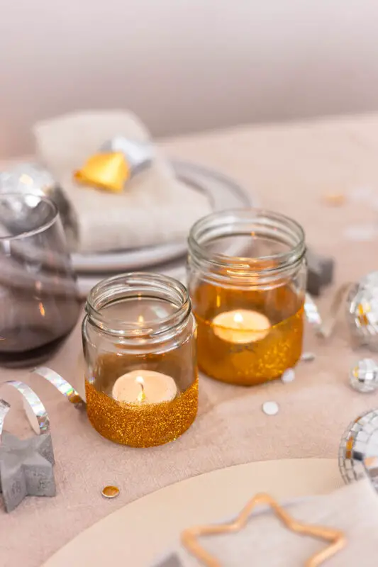 Modern Table Setting with Glittery Gold Candle Holders Modern Table Setting with Glittery Gold Candle Holders — New Years Eve Table Decor
