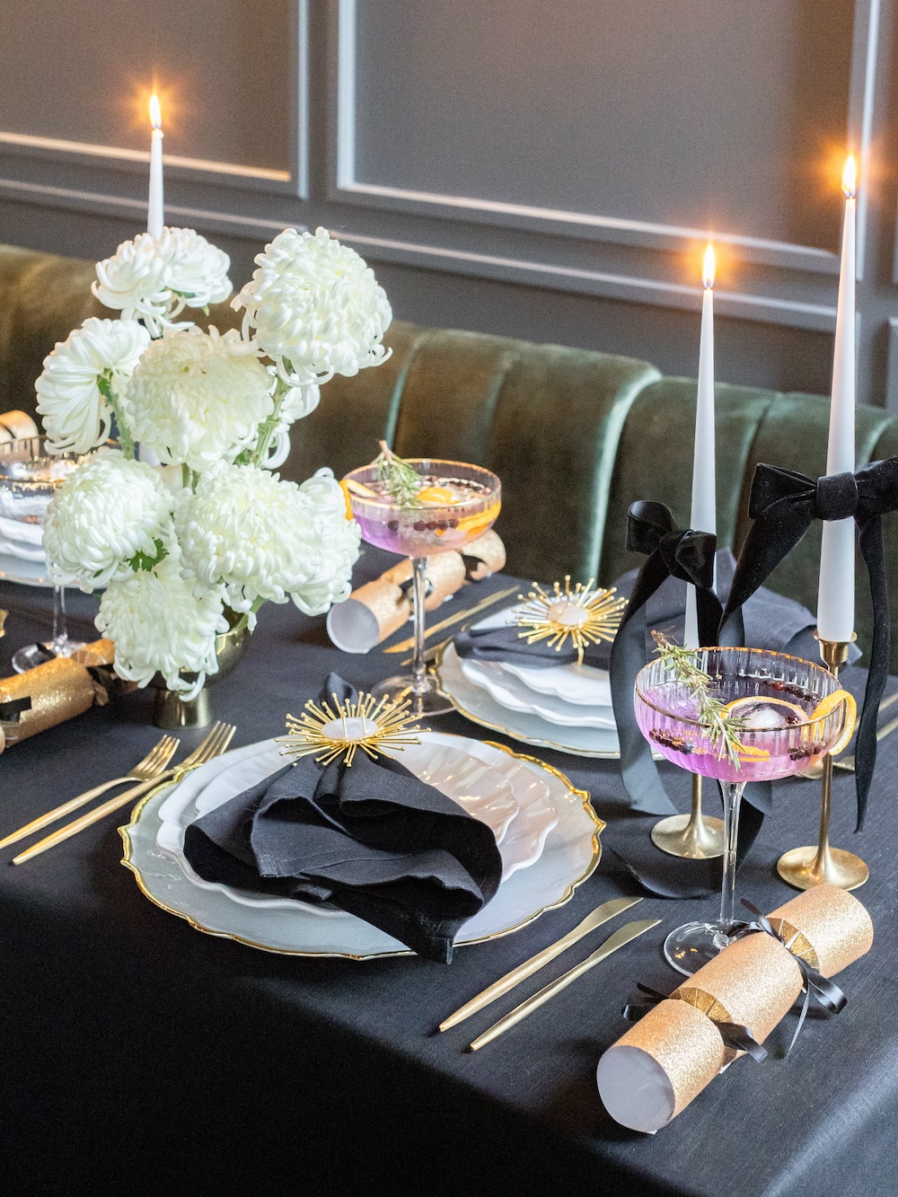Glamorous Gold Cutlery and Napkin Rings for a Luxe Table — Gold New Years Eve Decor