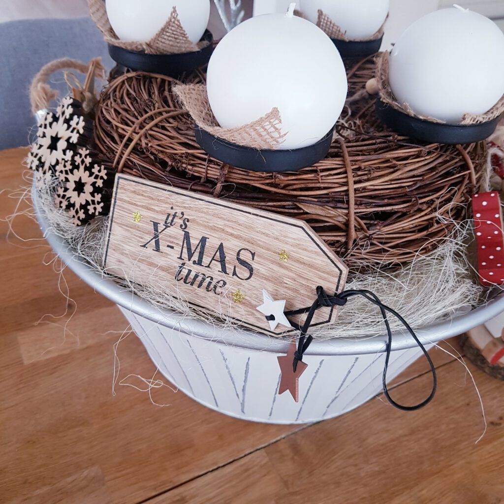 Country Style DIY Advent Wreath in Wicker Nest — DIY Christmas Decor