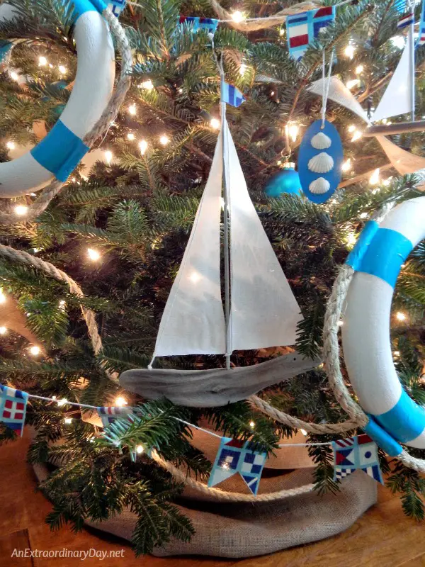 Nautical Christmas Tree Ornaments with Driftwood Nautical Christmas Tree Ornaments with Driftwood — Coastal Christmas Decor