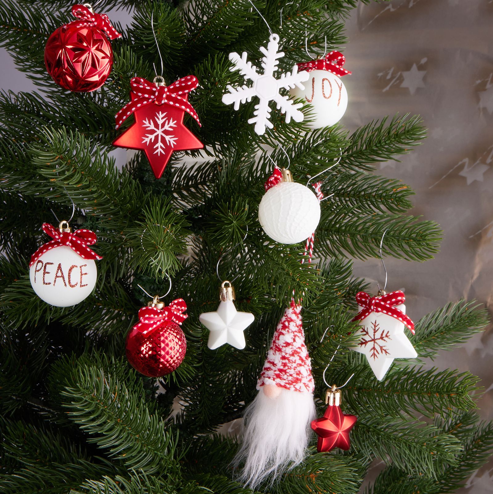 Modern Geometric Red and White Ornaments on Tree Modern Geometric Red and White Ornaments on Tree — Red and White Christmas Tree