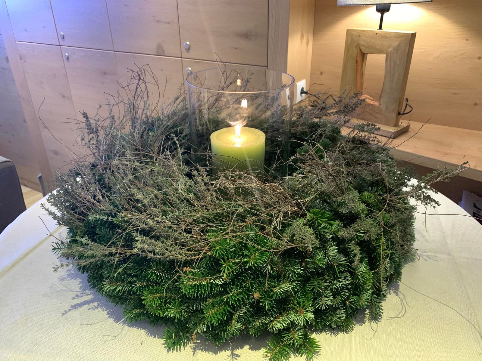 Natural Rustic Evergreen Christmas Wreath Centerpiece — DIY Christmas Decor