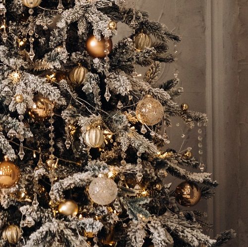 Weihnachtsbaum, Farben, die nie verblassen und Neuheiten