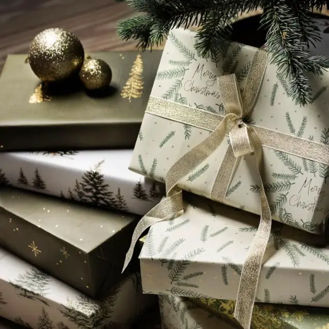 Elegant Pine and Gold Christmas Gifts — Christmas Gift Wrapping