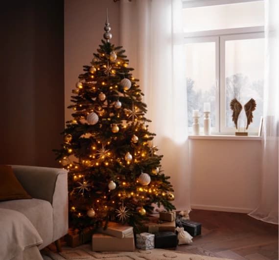 Cozy Modern Christmas Tree with Star Ornaments — Christmas Tree Decorating