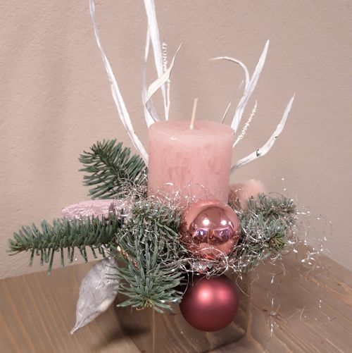Elegant Pink Christmas Candle Centerpiece Elegant Pink Christmas Candle Centerpiece — Christmas Centerpiece