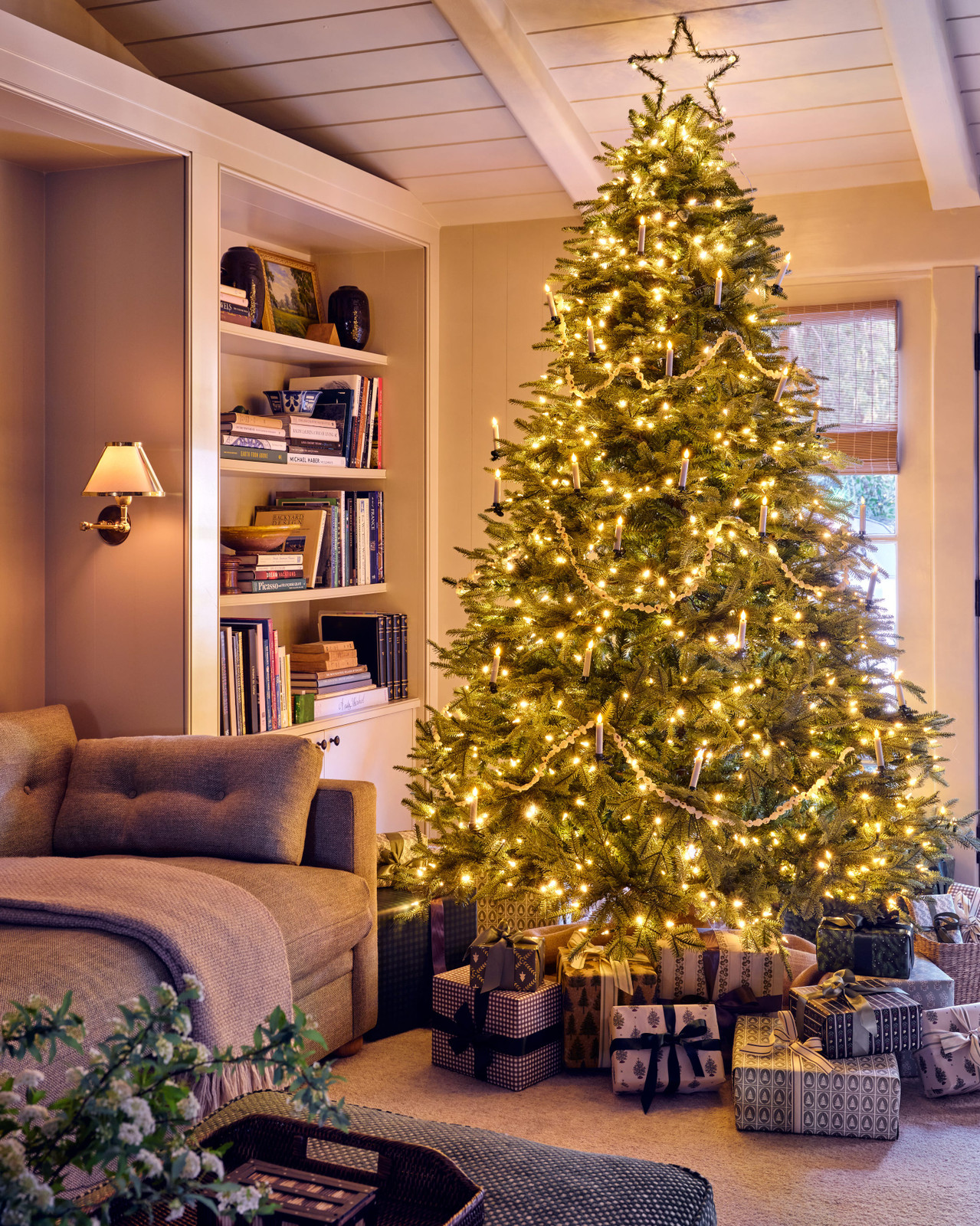 Abundant Warm White Lights on a Traditional Christmas Tree — Elegant Christmas Tree
