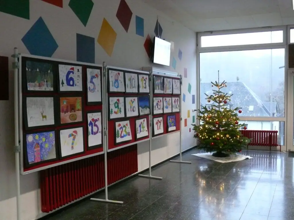 Christmas Tree Displayed with Student Artwork Christmas Tree Displayed with Student Artwork — Christmas Classroom Decor