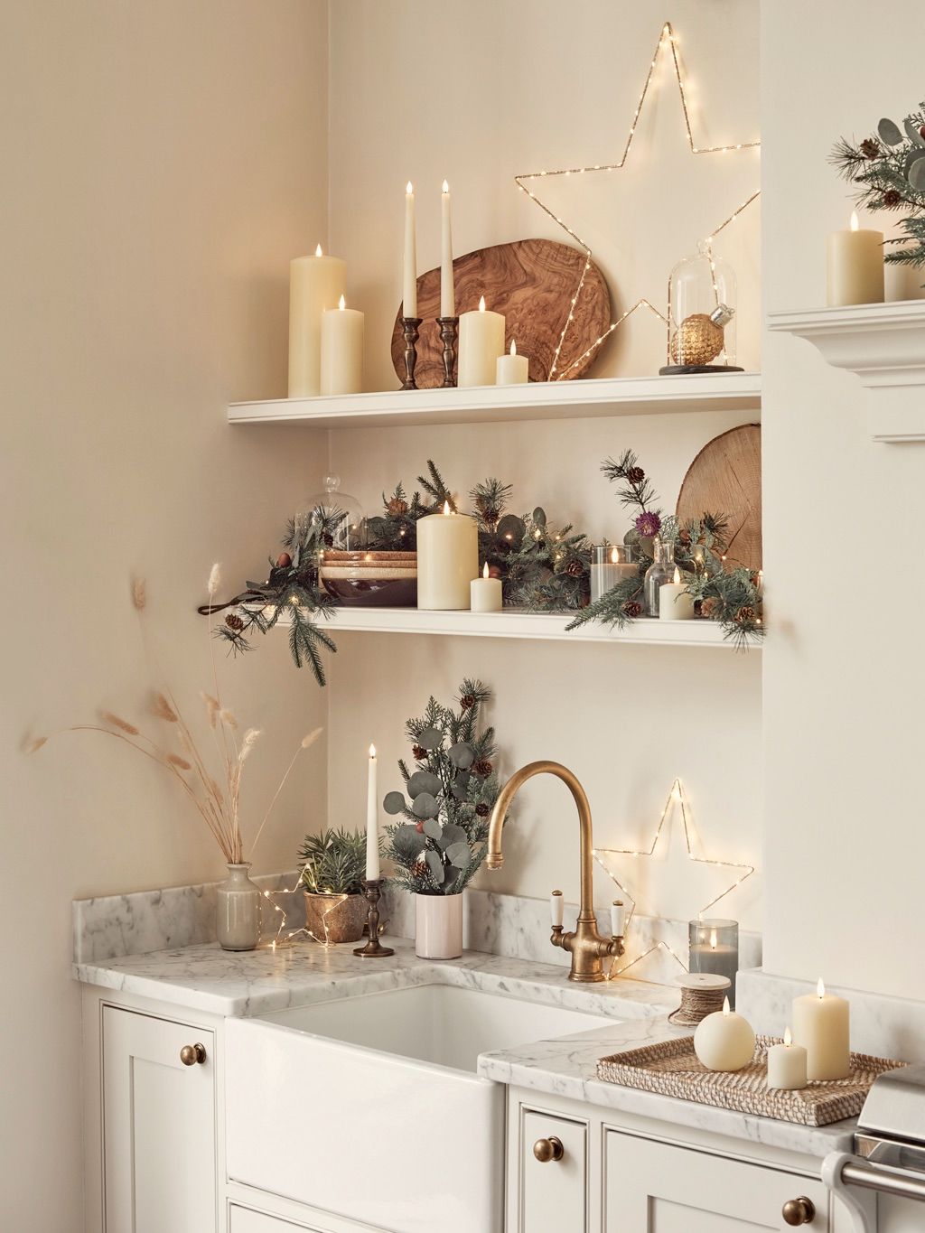 Minimalist Shelves Dressed for Christmas with Candles and Fairy Lights Minimalist Shelves Dressed for Christmas with Candles and Fairy Lights — Christmas Kitchen Decor