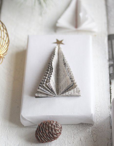 DIY Newspaper Tree Gift Topper — Christmas Gift Wrapping