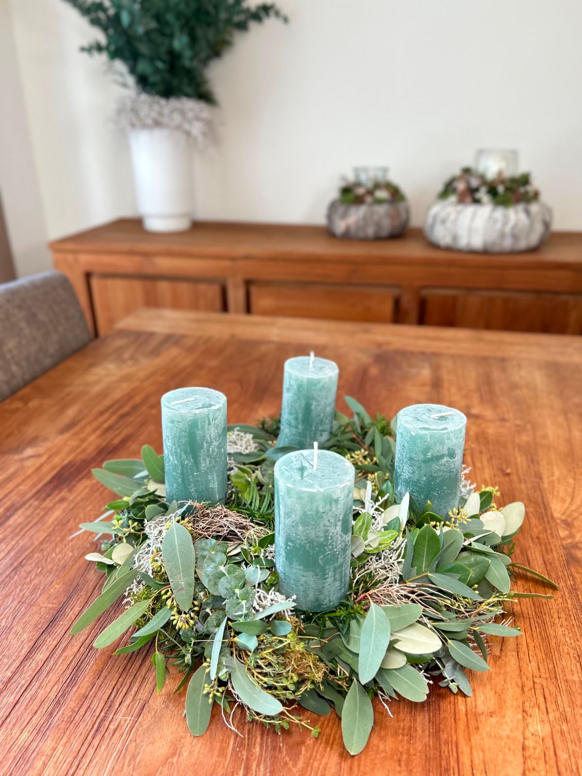 Eucalyptus and Moss Wreath with Green Candles Eucalyptus and Moss Wreath with Green Candles — DIY Christmas Wreath