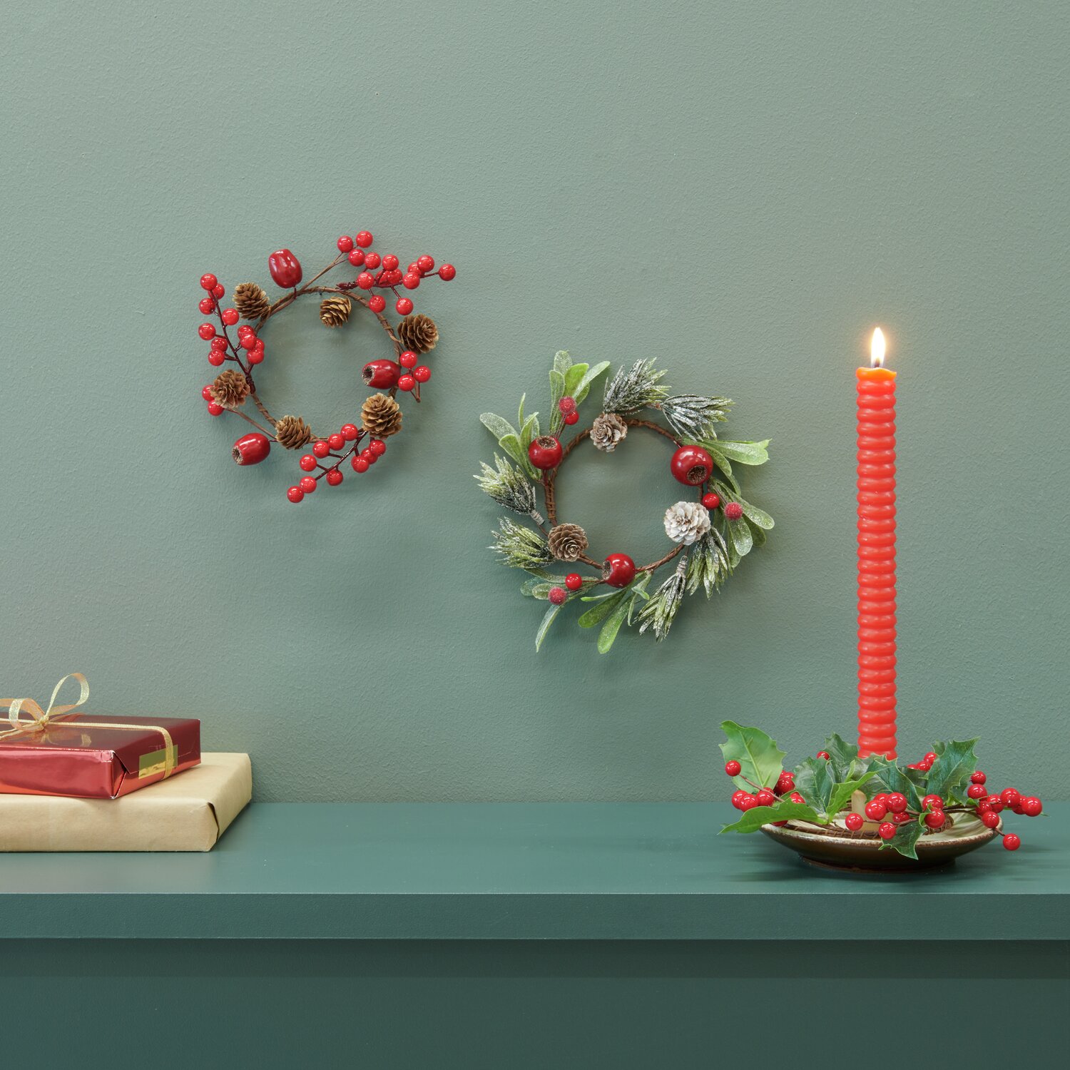 Traditional Shelf with Christmas Wreaths and Red Candle — Red and Green Christmas Decor
