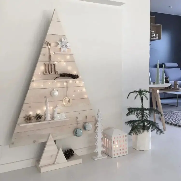 Living Room Wall-Mounted Wooden Christmas Tree with Fairy Lights Living Room Wall-Mounted Wooden Christmas Tree with Fairy Lights — Scandinavian Christmas Tree