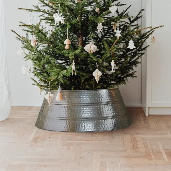 Hammered Silver Metal Christmas Tree Collar Hammered Silver Metal Christmas Tree Collar — Scandinavian Christmas Tree
