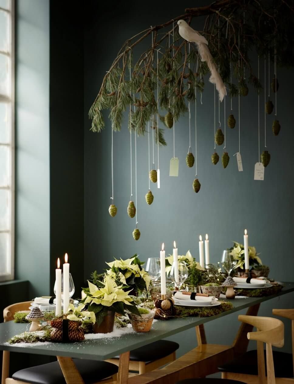 Natural Rustic Christmas Centerpiece with Pine and Moss — Christmas Dining Room Decor
