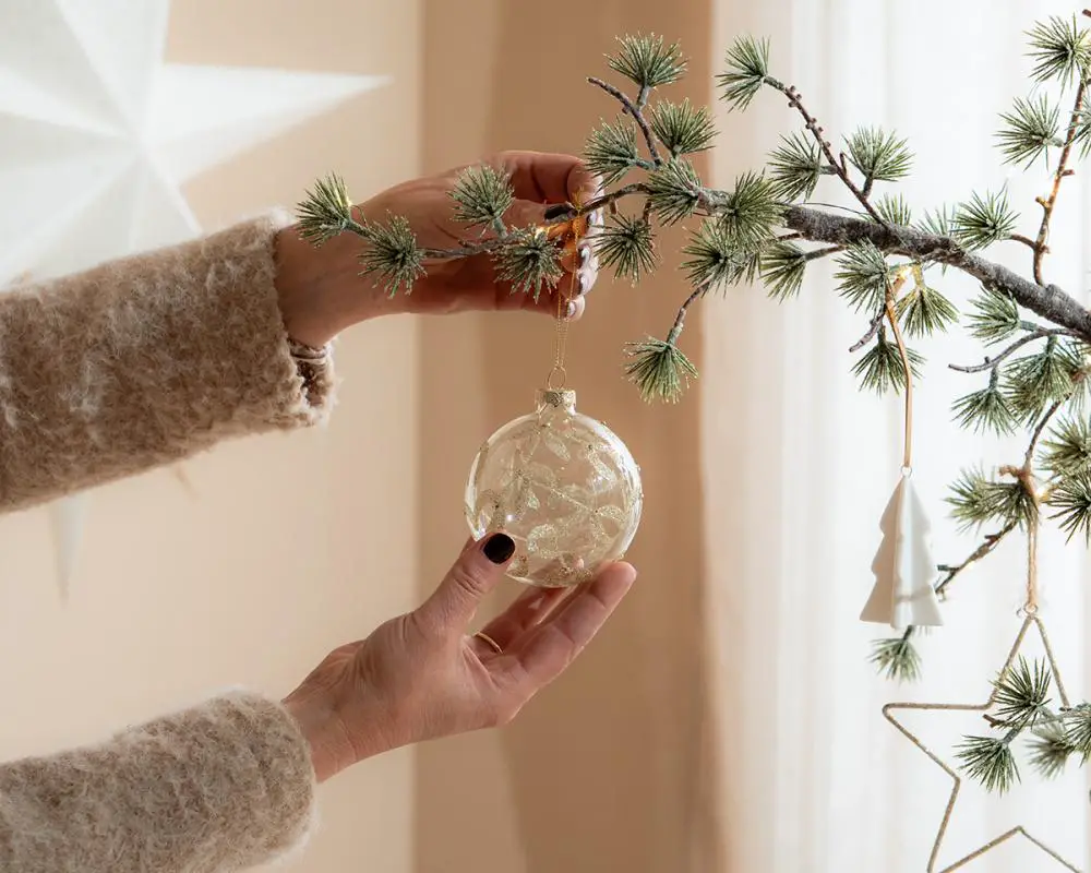 Sparkling Dollar Tree Christmas Ornaments on Faux Pine Sparkling Dollar Tree Christmas Ornaments on Faux Pine — Dollar Tree Christmas Decor