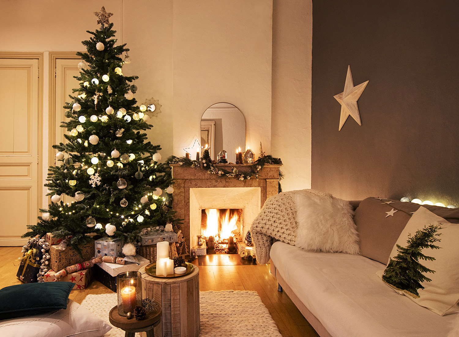 Traditional Living Room with a Grand Christmas Tree and Fireplace Glow Traditional Living Room with a Grand Christmas Tree and Fireplace Glow — Christmas Fairy Lights Living Room