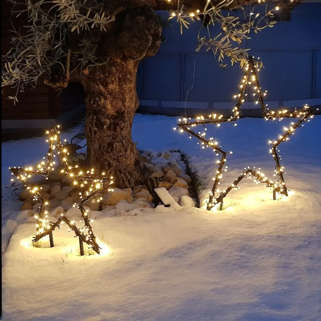 Add Twinkling Twig Stars to a Snowy Yard Add Twinkling Twig Stars to a Snowy Yard — Simple Christmas Outdoor Decor