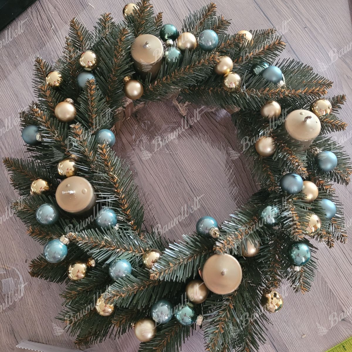 Large Pine Wreath with Gold and Teal Baubles as a Flat Lay — Christmas Wreath