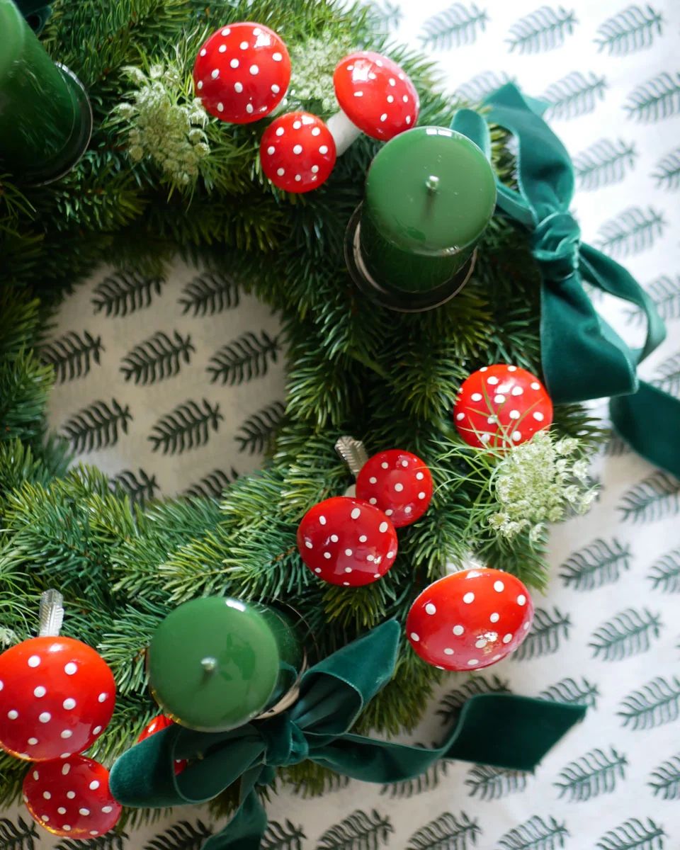 Festive Christmas Wreath with Velvet Ribbons and Mushroom Ornaments Festive Christmas Wreath with Velvet Ribbons and Mushroom Ornaments — Christmas Decor