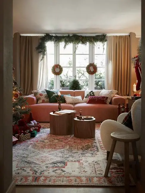 Eclectic Living Room with Festive Pillows and Greenery Eclectic Living Room with Festive Pillows and Greenery — Simple Christmas Decor