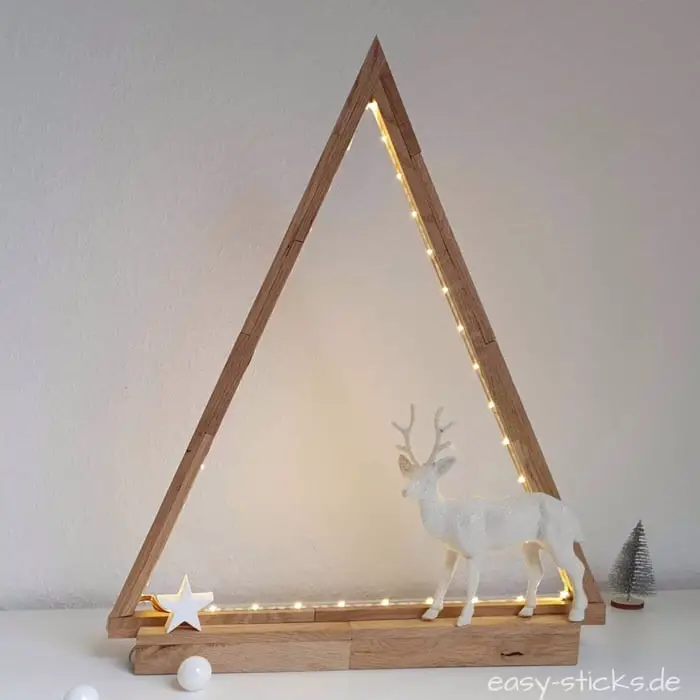 Modern Geometric Wooden Christmas Tree Display Modern Geometric Wooden Christmas Tree Display — Simple Christmas Decor