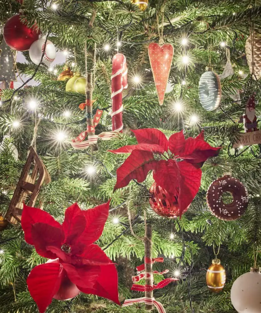 Festive DIY Christmas Ornaments on a Decorated Tree — DIY Christmas Decor